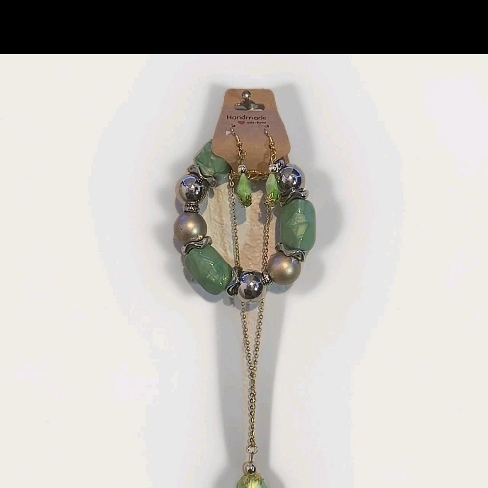 Handmade Green and Silver Necklace Set